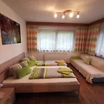 Haus Neurauter דירה Mötz